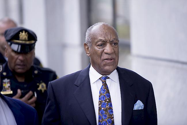Bill Cosby. Der 81-jährige US-Fernsehstar wurde wegen schwerer sexueller Nötigung in drei Fällen zu mindestens drei bis maximal zehn Jahren Haft verurteilt.