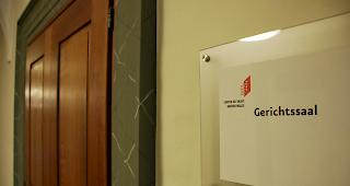 Neue Abkl&auml;rungen.&nbsp;Gem&auml;ss Bundesgericht hat die Walliser Justiz einer Mutter w&auml;hrend eines h&auml;ngigen Scheidungsverfahren zu unrecht erlaubt, mit den abwechselnd mit dem Vater betreuten Kindern in den Kanton Bern zu ziehen.