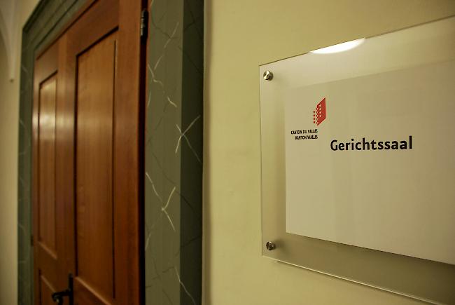 Neue Abklärungen. Gemäss Bundesgericht hat die Walliser Justiz einer Mutter während eines hängigen Scheidungsverfahren zu unrecht erlaubt, mit den abwechselnd mit dem Vater betreuten Kindern in den Kanton Bern zu ziehen.