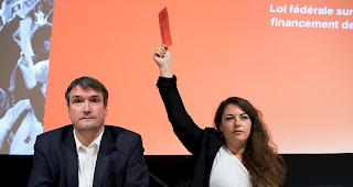 Tamara Funiciello, Pr&auml;sidentin JUSO, stimmt f&uuml;r ein Nein zum Bundesgesetz &uuml;ber die Steuerreform und die AHV-Finanzierung.