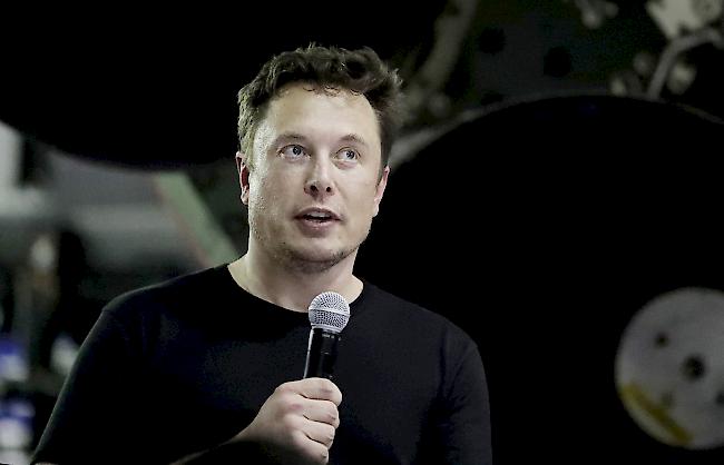 Einigung. Elon Musk bleibt an der Spitze des Tesla-Konzerns, zieht sich jedoch für mindestens drei Jahre aus dem Verwaltungsrat zurück.
