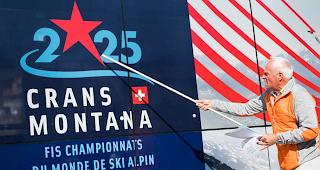 Marius Robyr, Pr&auml;sident des Exekutivkomitees der Kandidatur, pr&auml;sentiert das Logo.