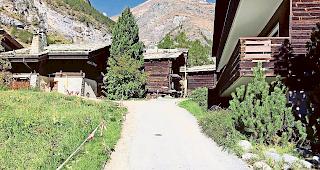 Unfallort. Auf diesem Str&auml;sschen in Zermatt fand am 7. April 2016 ein kleines M&auml;dchen auf tragische Weise den Tod.Foto wb