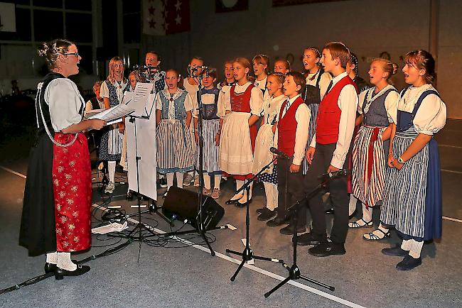560 Teilnehmer. Die Schweizerische Trachtenvereinigung gastierte vergangene Woche in Fiesch.