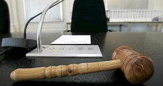 Die Verhandlung ist auf mindestens einen Tag angelegt.