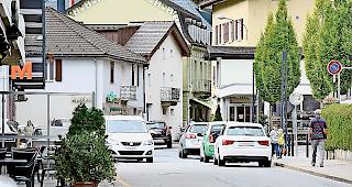 Auf der Natischer Landstrasse treffen viele Verkehrsteilnehmer aufeinander.