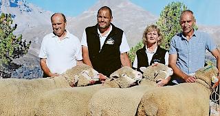 Walliser Sieger: Neben dem Berner J&uuml;rg Steiner freuen sich Josef und Yvonne Werlen aus Ferden und Mario Furrer aus Staldenried &uuml;ber ihren Erfolg (v.&thinsp;l.).