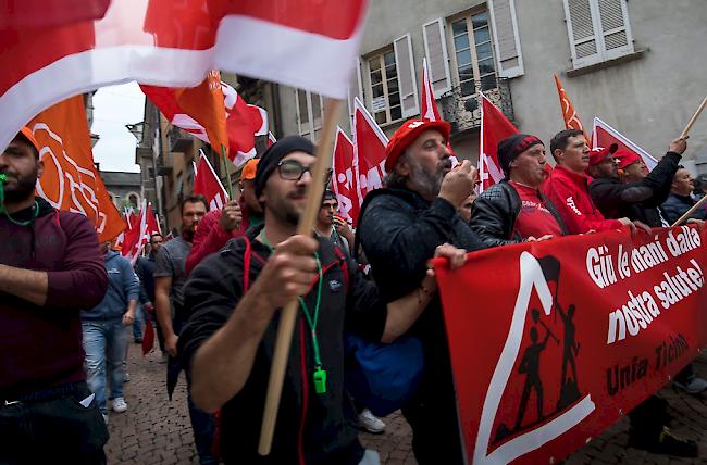 Die Protestaktionen hatten am Montag im Tessin mit rund 3000 Demonstranten begonnen.
