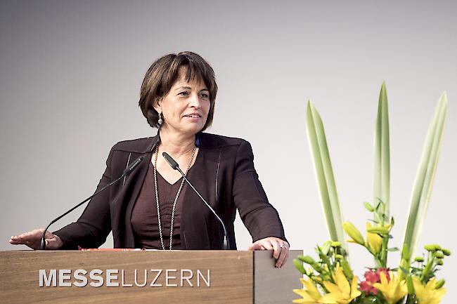 Klare Meinung. Die Selbstbestimmungs-Initiative führe die Schweiz in das Abseits, erklärte Bundesrätin Doris Leuthard anlässlich der Delegiertenversammlung der CVP Schweiz am Samstag in Luzern.