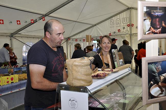 Impressionen vom ersten Alp- und Bergproduktemarkt Oberwallis.