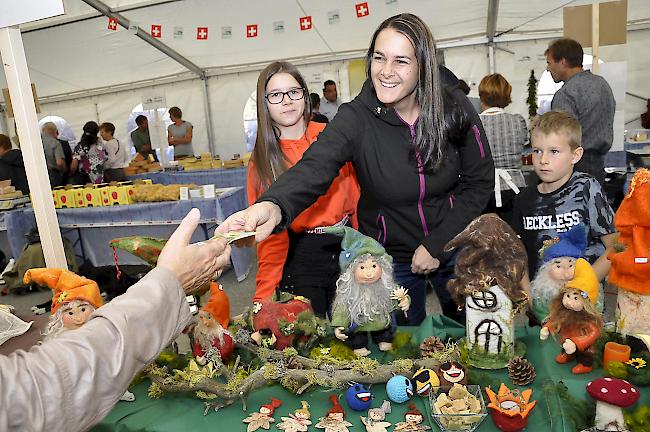 Impressionen vom ersten Alp- und Bergproduktemarkt Oberwallis.