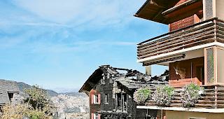 Evakuiert. 20 Personen in benachbarten H&auml;usern mussten in der Nacht wegen des Brandes ihre H&auml;user verlassen.Foto wb