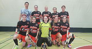 Der UHC Naters-Brig stehen nach dem ersten Spieltag in der OUM Damen an der Tabellenspitze. 