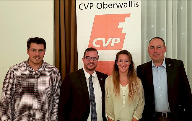 Dario Mulle, Präsident CVP Goms, Philipp Matthias Bregy, Fraktionschef CVPO, Franziska Biner, Präsidentin CVPO, Dominic Eggel, Grossrat CVPO)