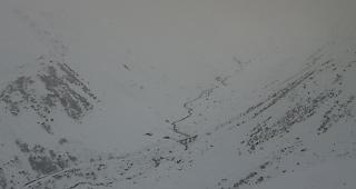 Der Furkapass ist wegen starken Schneefalls gesperrt.