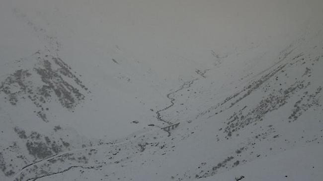 Der Furkapass ist wegen starken Schneefalls gesperrt.