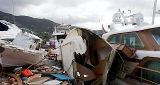 Der Sturm riss Jachten los und liess sie stranden.