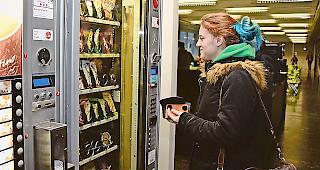 Noch finden sich in den Automaten am Kollegium S&uuml;ssigkeiten und Softdrinks.
