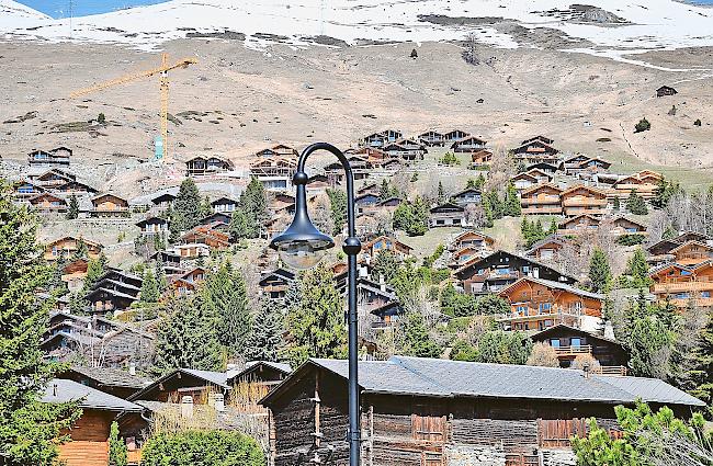 Verbier. Ein zweiter Expertenbericht kommt zum Schluss, dass die Gemeinde Bagnes bei Entscheiden zu neuen neuen Baudossiers das geltende Recht einhält. 