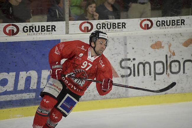 Visp-Stürmer Tomas Dolana schoss im Startdrittel das 3:0 und 4:0.