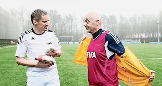 Oberstaatsanwalt Rinaldo Arnold und FIFA-Boss Gianni Infantino, seit Jahren dicke Freunde.Foto Keystone&nbsp;