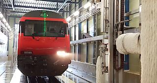 In der neuen Waschanlage in Brig sollen j&auml;hrlich rund 3600 Z&uuml;ge gereinigt werden.