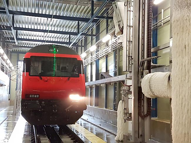 In der neuen Waschanlage in Brig sollen jährlich rund 3600 Züge gereinigt werden.
