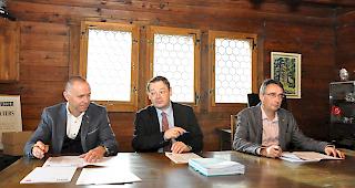 Finanzverwalter Damian Schmid, Gemeindepr&auml;sident Franz Ruppen und Gemeindeschreiber Bruno Escher pr&auml;sentierten an einer Pressekonferenz im Junkerhof den Voranschlag 2019 sowie den Finanzplan 2019 bis 2022.