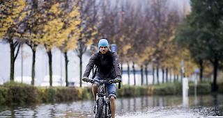 Rasant. Am Lago Maggiore ist der Wasserstand laut einer Mitteilung von MeteoSchweiz innerhalb von elf Tagen um drei Meter hochgeschnellt.