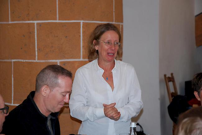 Marie-Thérèse Chappaz, Präsidentin der Union der Walliser Selbsteinkellerer begrüsste die Gäste unter anderem zu der exklusiven Verkostung «Memoire der Walliser Weine».