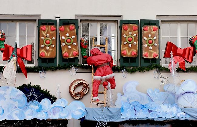 Ein Kunde in einem Zürcher Kaufhaus hat sich wegen herabstürzender Weihnachtsdekoration eine Kopfverletzung zugezogen. (Symbolbild)