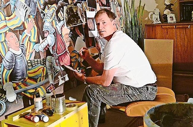 Der Rarner Künstler Martin Jordan verwandelte sein Wohnzimmer in ein Atelier. Foto zvg