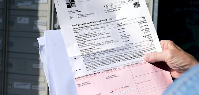 Nach rund zwei Jahrzehnten bricht in der Schweiz ein neues Zeitalter für Rechnungszahler an: Ab Ende Juni 2020 wird mit deutlicher Verspätung ein neuer Einzahlungsschein eingeführt.