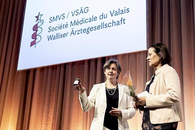 Dr. Monique Lehky Hagen (links) und Staatsrätin Esther Waeber-Kalbermatten skizzierten die Herausforderungen der Walliser Gesundheitspolitik.