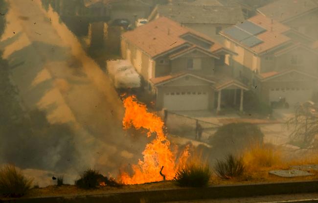 Nach einem verheerenden Waldbrand im Norden Kaliforniens gelten mittlerweile mehr als 1000 Menschen als vermisst.