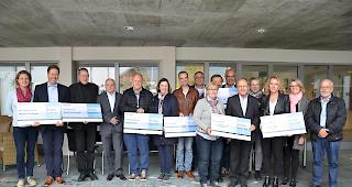 Organisatoren und Beg&uuml;nstigte (von links): Marieke Schoute, Donat Jeiziner, Valentin Pfammatter, Christophe M&uuml;ller, Daniel Abgottspon, Nicole Ruppen, Christian Escher, Bruno Hohstettler, Anita Zerzuben, Dr. Albert Julen, Polo Burgener, Ren&eacute; Bayard, Lisi Jaeger, Caroline Walker Miano, Sandra Zurbriggen-Bayard und Hans Keller.