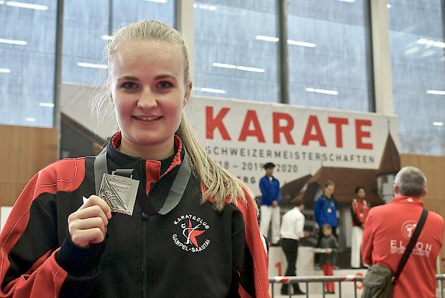 Nathalie Schmidt freut sich über ihren Vize-Schweizermeistertitel.