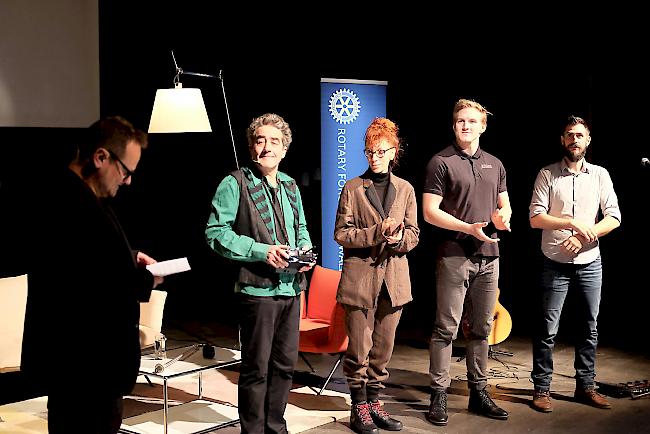 Von links: Moderator Olivier Imboden, Komiker Thomas Leuenberger, Schriftstellerin Sibylle Berg, Bobfahrer Michael Kuonen und Sänger Mike Sterren
