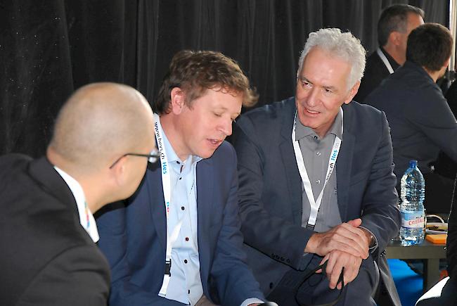 Auch Richard Ridinger, CEO der Lonza (rechts) nahm an den Workshops teil und hielt ein Referat zum Thema: Die Manufaktur der Zukunft.