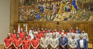 Geschafft. 37 Bergberufsleute erhielten am Donnerstag in Sitten ihr Diplom.