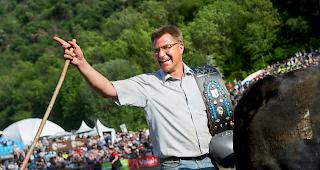 Nach 23 Jahren im Nationalrat ist Schluss. Der St. Galler SVP-Nationalrat zieht sich per Ende Jahr aus der Politik zur&uuml;ck.