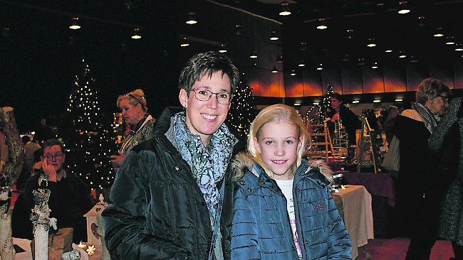 Christine Schneider (41) und Elena Schneider (10), Ried-Brig.
