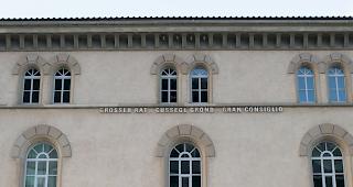 B&uuml;ndner Grossr&auml;tinnen und Grossr&auml;te haben 15 Jahre lang fehlerhafte Lohnausweise erhalten.