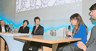 Spannend. Das Podium mit Beat In-Abon, Brigitte Hauser-S&uuml;ess, Priska Dellberg, Barbara  Terpoorten-Maurer und Jan B&auml;rwalde (von links).