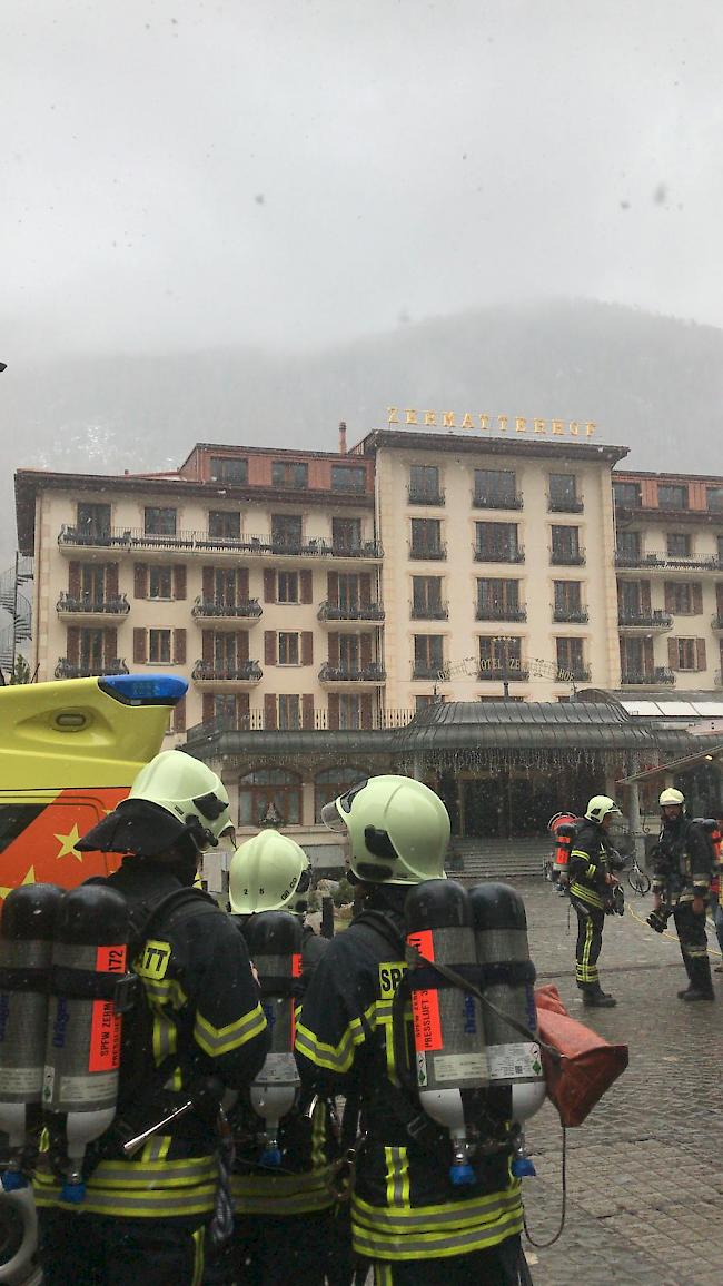 Die Stützpunktfeuerwehr Zermatt konnte das Feuer im Grand Hotel Zermatterhof rasch unter Kontrolle bringen. 