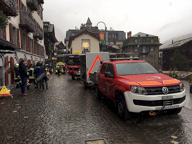 Rund 40 Feuerwehrleute wurden für den Einsatz aufgeboten. 