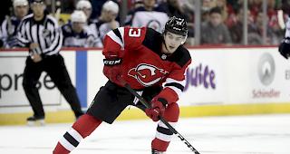 Nico&nbsp;Hischier&nbsp;trug in der NHL massgeblich dazu bei, dass New Jersey nach drei Niederlagen wieder gewann.