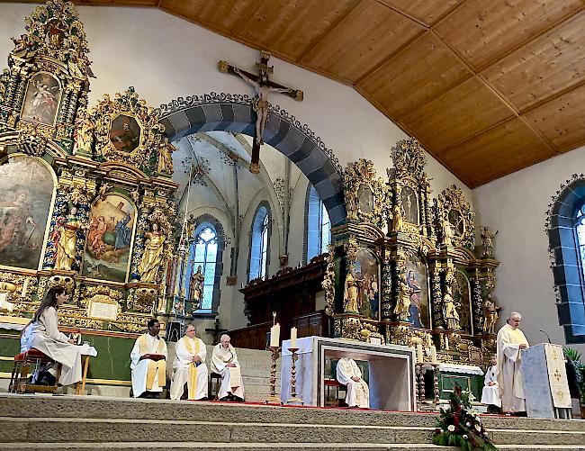 Die Kirche in Ernen wurde während der Sonntagsmesse feierlich eingeweiht