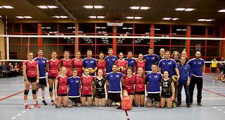 Die beiden Partien des dritten Oberwalliser Volleydays wurden ausnahmsweise in der Visper Doppelturnhalle im Sand durchgef&uuml;hrt.