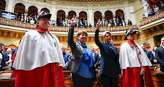Die beiden neuen Bundesr&auml;tinnen bei der Vereidigung